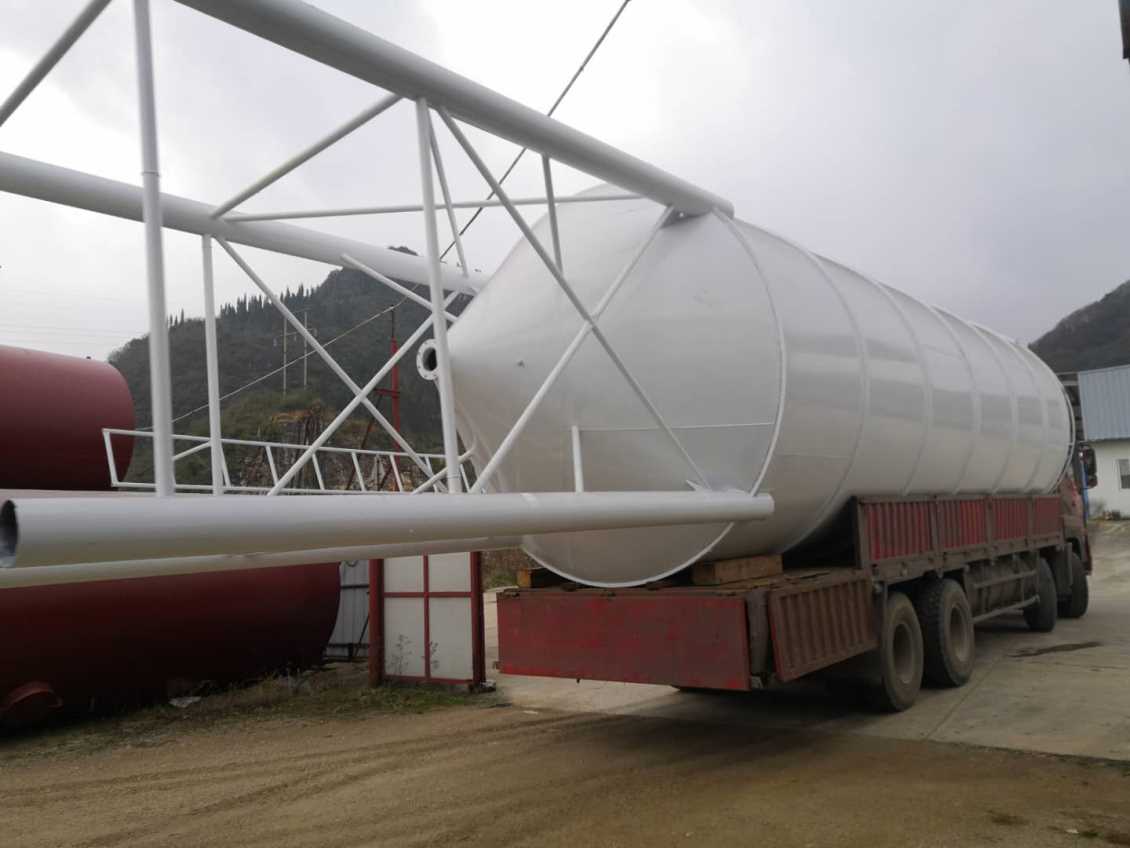 干粉砂浆罐是干粉砂浆施工现场专用的储存与自动配料设备